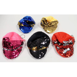 BRELOK CZAPKA CEKINY