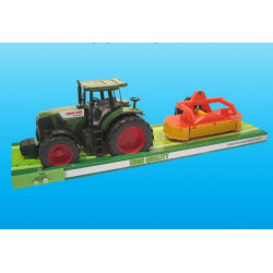 TRAKTOR Z KOSIARKĄ 